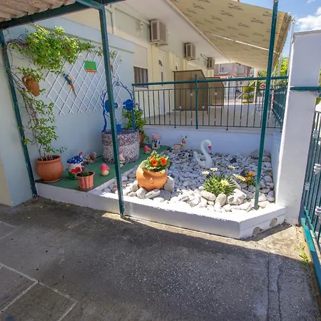 Apartament Lola & *